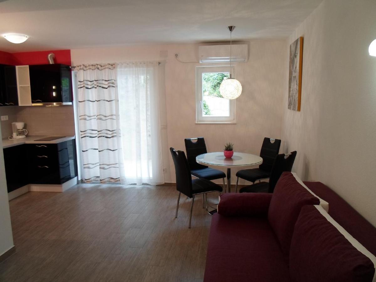 House Karlo Apartments オミシュ エクステリア 写真