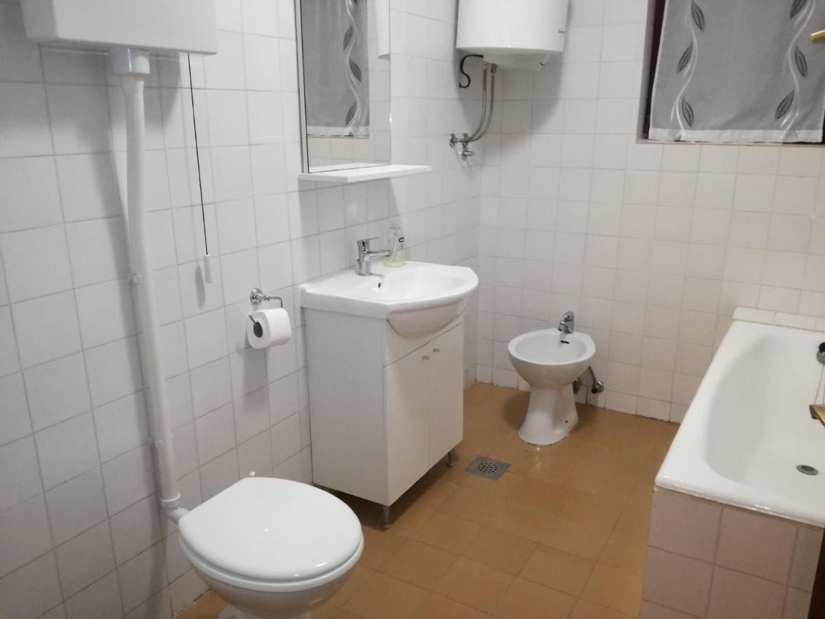 House Karlo Apartments オミシュ エクステリア 写真