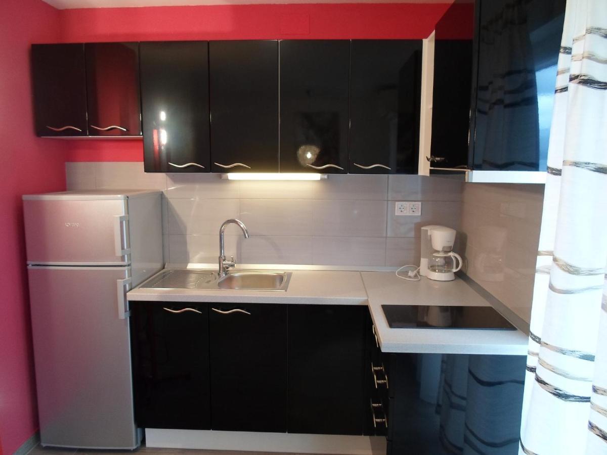 House Karlo Apartments オミシュ エクステリア 写真