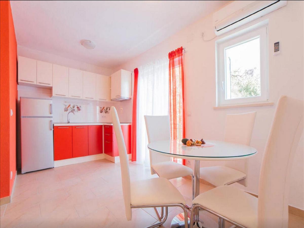 House Karlo Apartments オミシュ エクステリア 写真