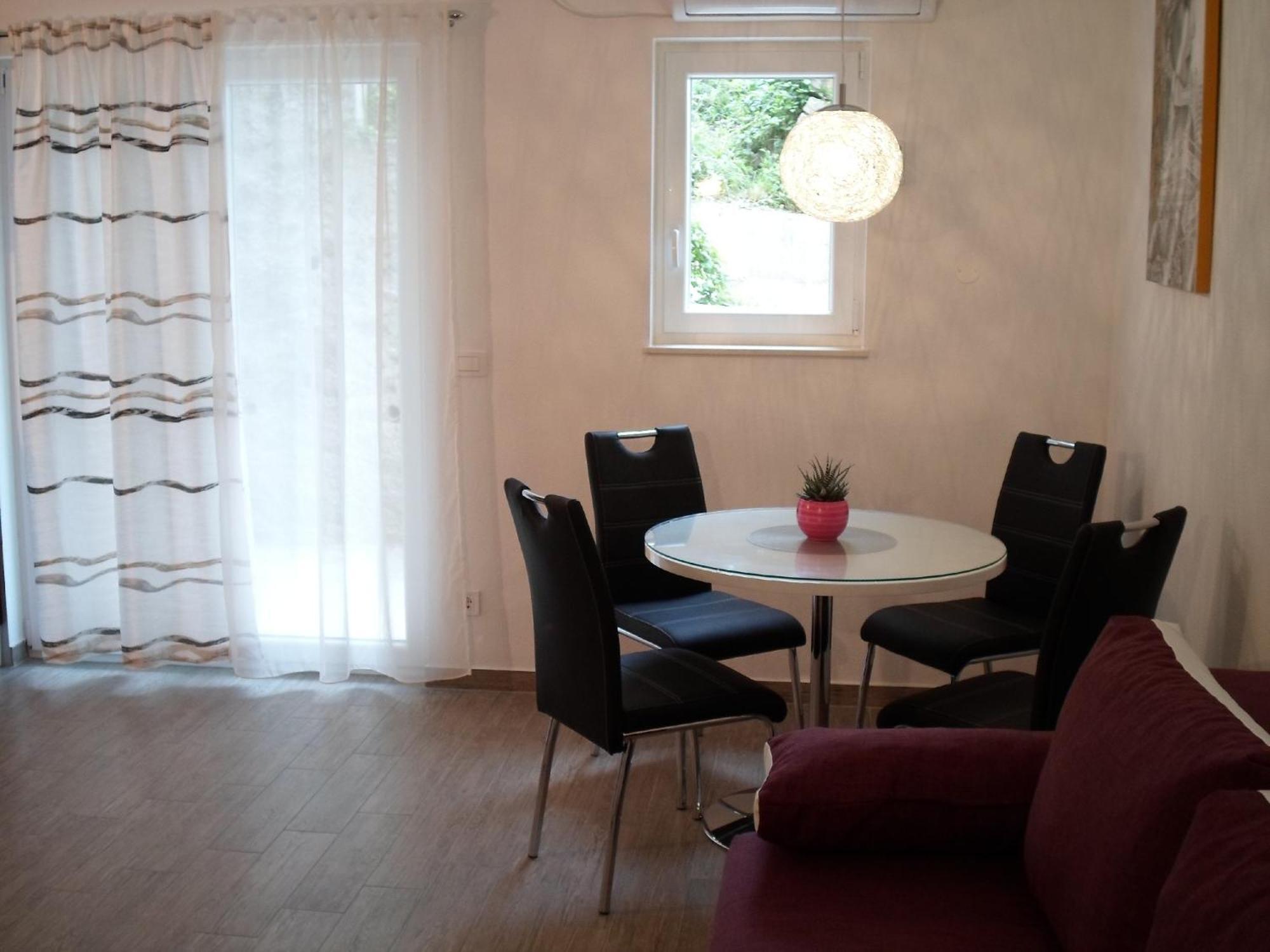 House Karlo Apartments オミシュ 部屋 写真